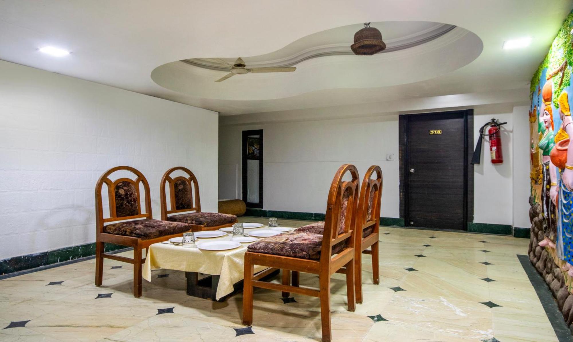 Itsy Hotels Shree Krishna Palace Ahmedabad Exterior foto